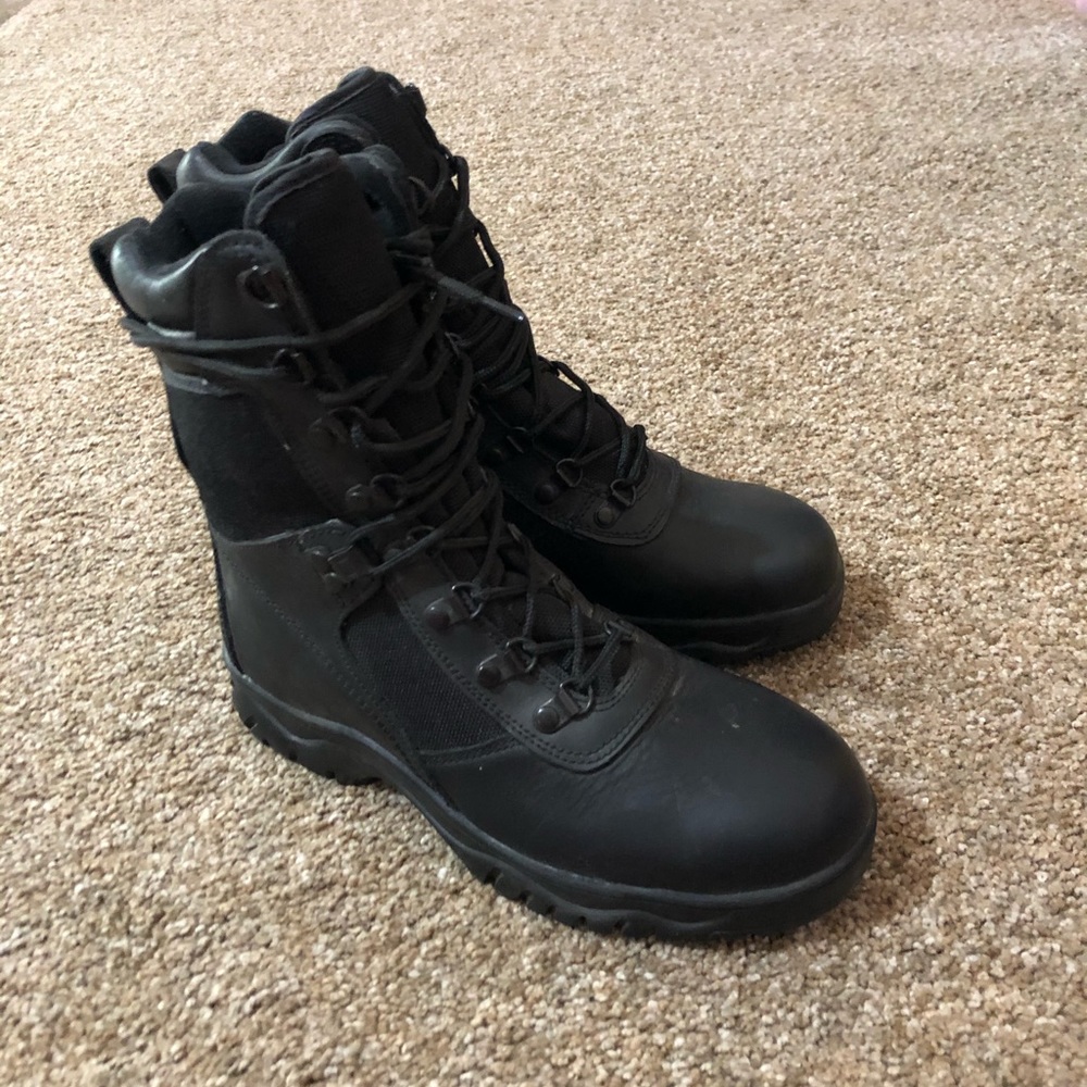 Men’s size 7 black boots